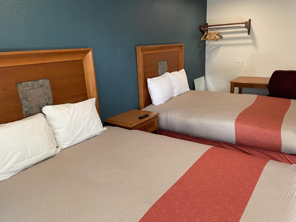 Town Place Studio Apartment Snyder ภายนอก รูปภาพ