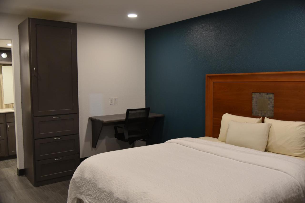 Town Place Studio Apartment Snyder ภายนอก รูปภาพ
