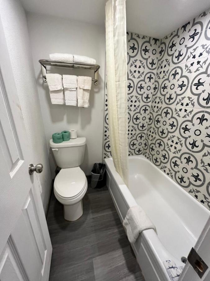 Town Place Studio Apartment Snyder ภายนอก รูปภาพ