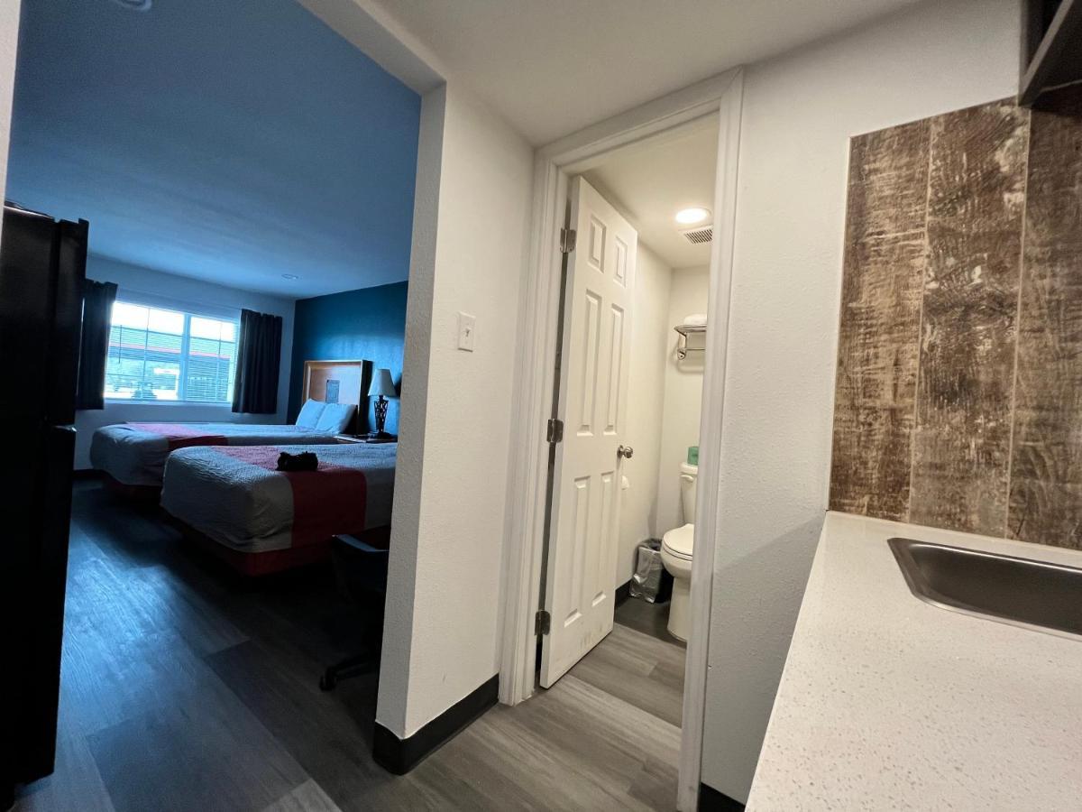 Town Place Studio Apartment Snyder ภายนอก รูปภาพ