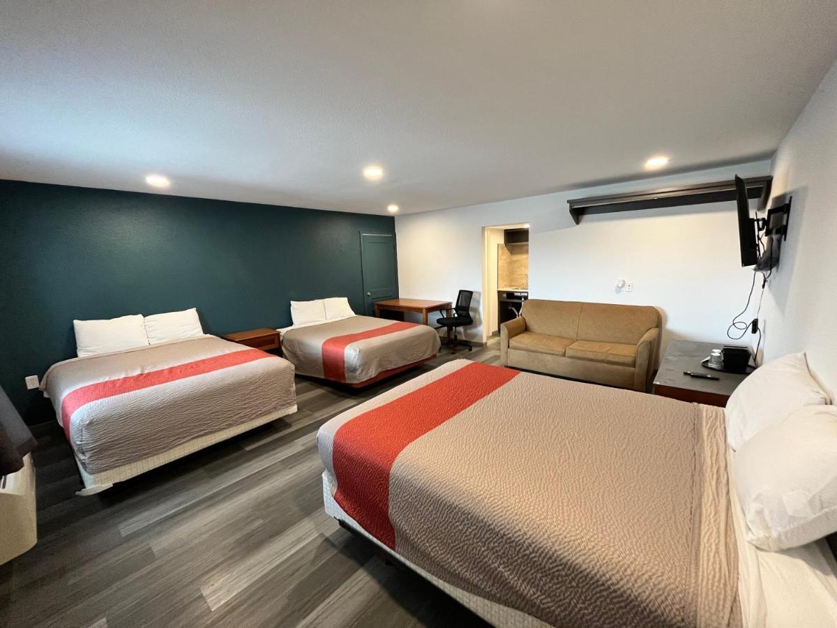 Town Place Studio Apartment Snyder ภายนอก รูปภาพ