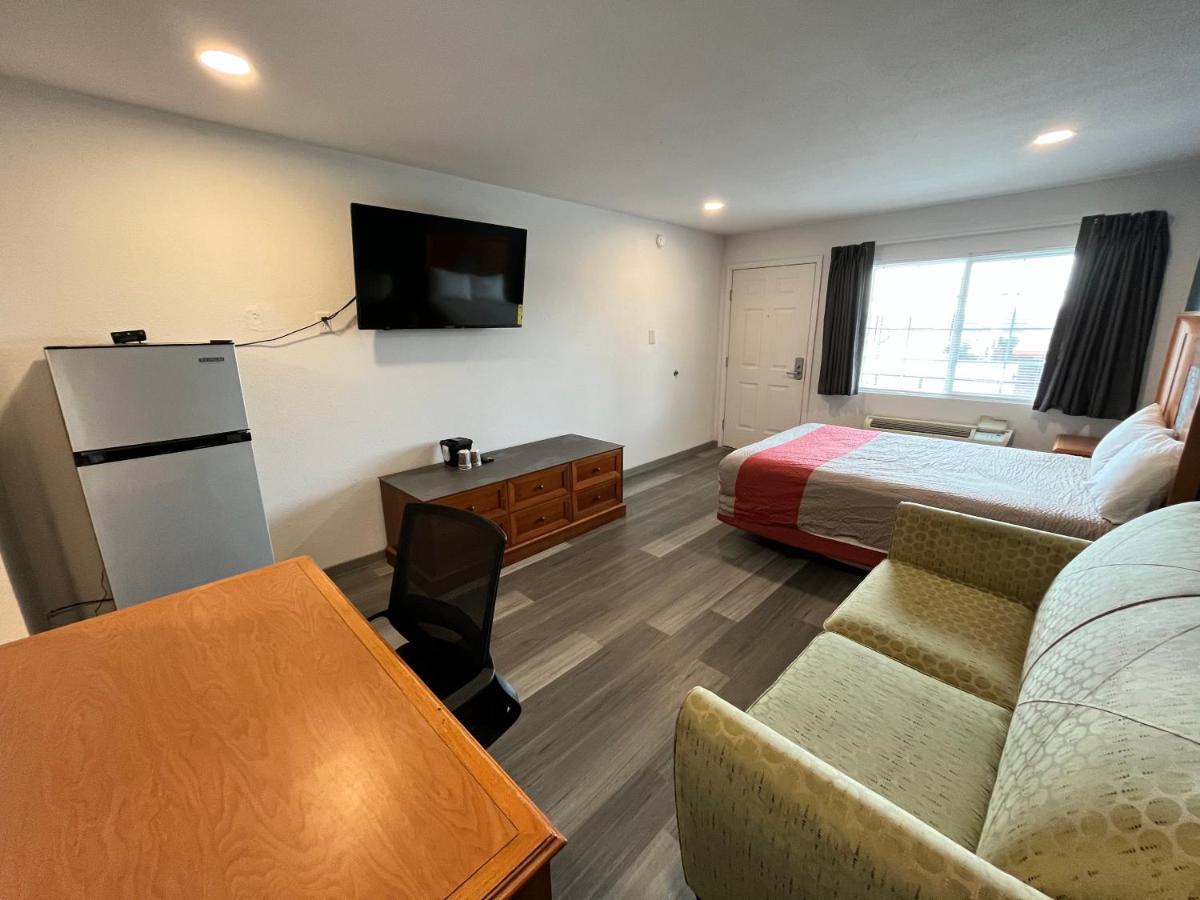 Town Place Studio Apartment Snyder ภายนอก รูปภาพ