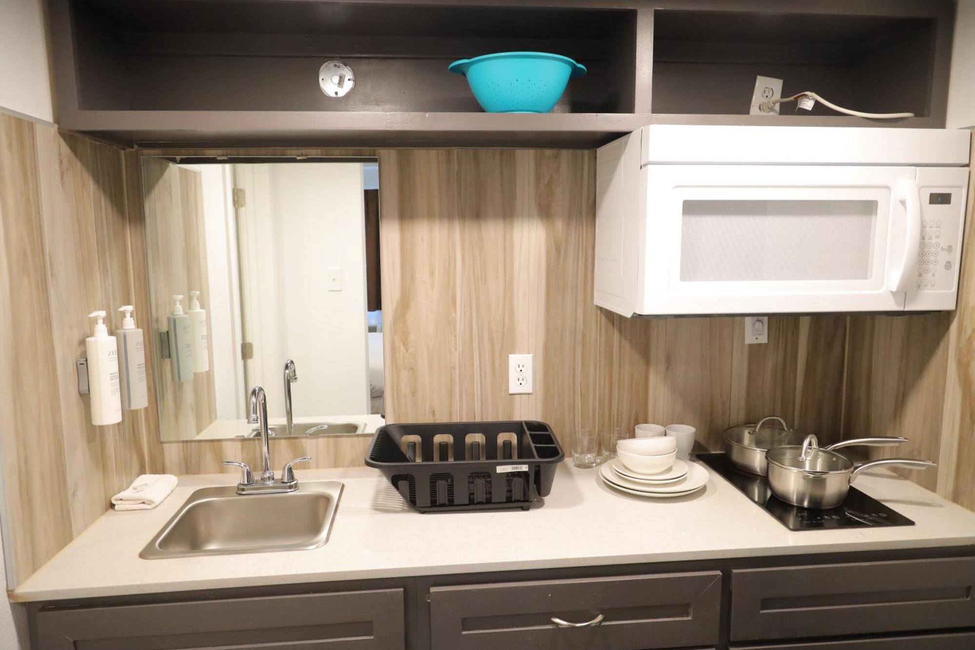 Town Place Studio Apartment Snyder ภายนอก รูปภาพ